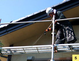 塗装工事のSTEP4外壁や屋根の高圧洗浄05